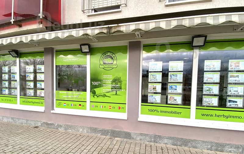 Review real estate display